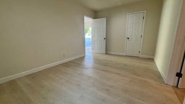 Building Photo - Nicely Updated Home with Enclosed Front Yard