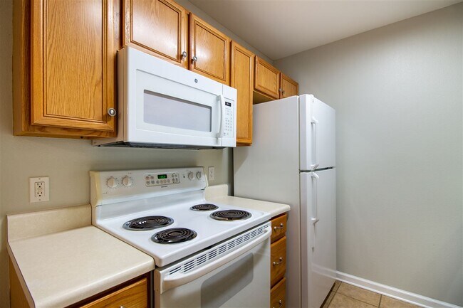 Building Photo - 2738 W Tharpe St
