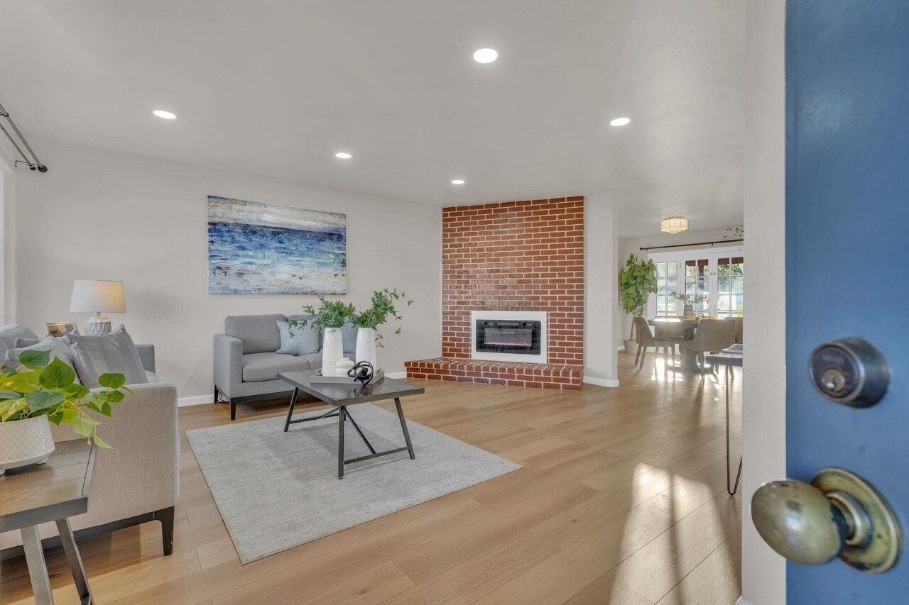 Building Photo - 7472 Blue Fox Way