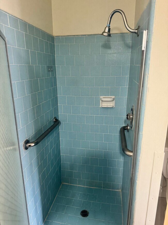 Building Photo - Single Family Home