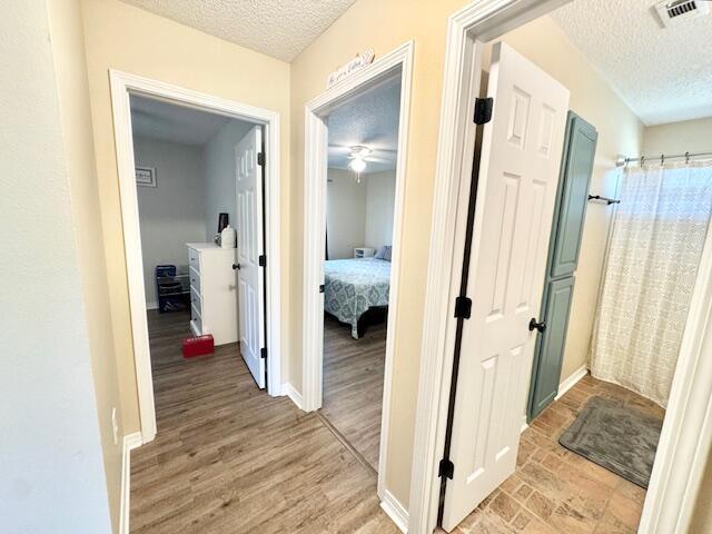 Building Photo - 422 Shoal Lake Dr