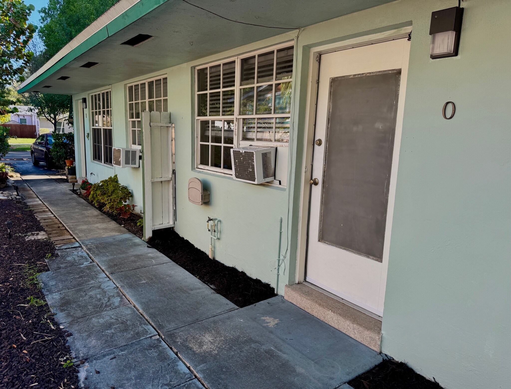 Building Photo - 217 SW 11th Ct