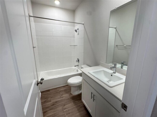 Building Photo - 105 Sorghum Dr