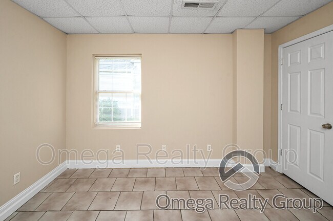 Building Photo - 312 Percy St