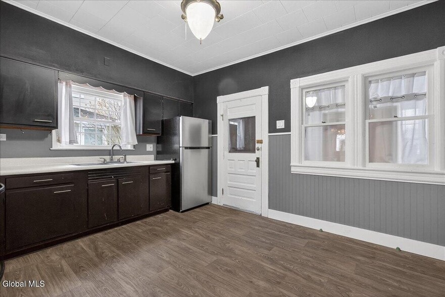 Building Photo - 415 Broadway