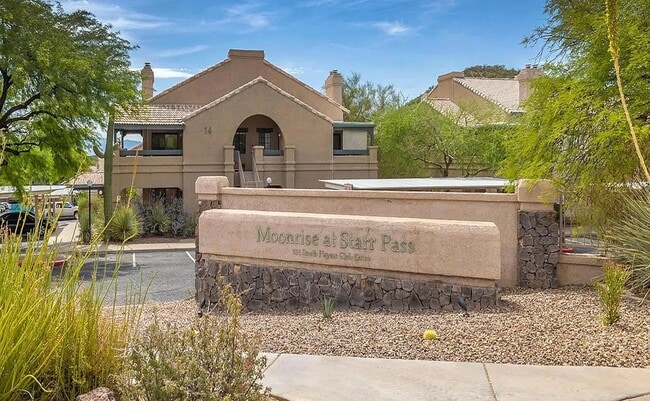 Primary Photo - 101 S Players Club Dr