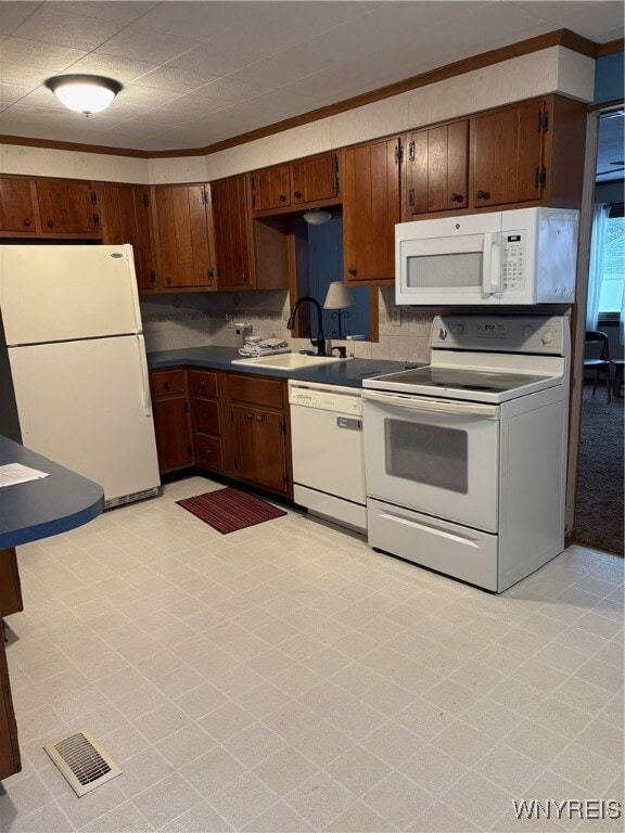 Building Photo - 850 Page Ave