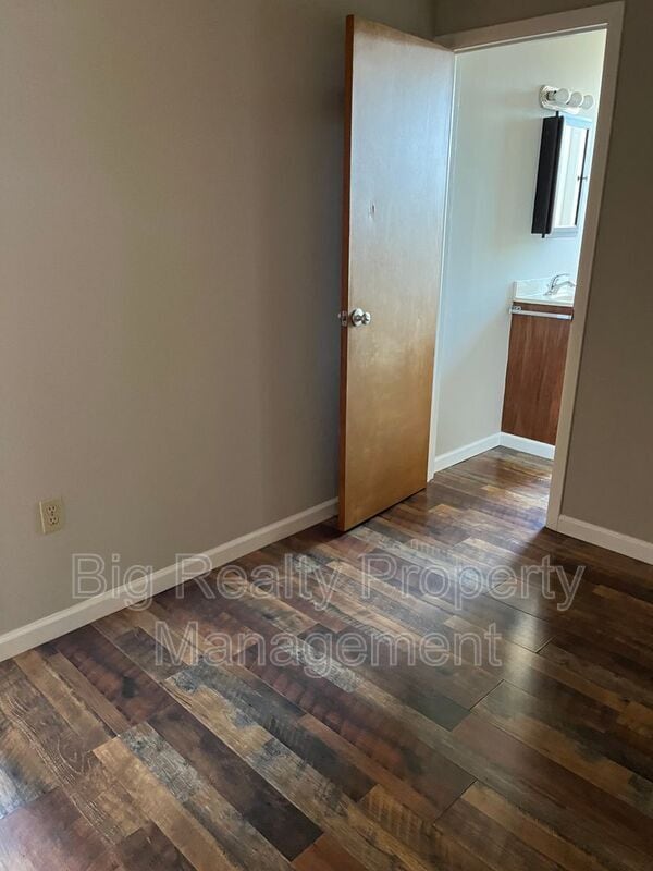 Building Photo - 101 N Centre Ave