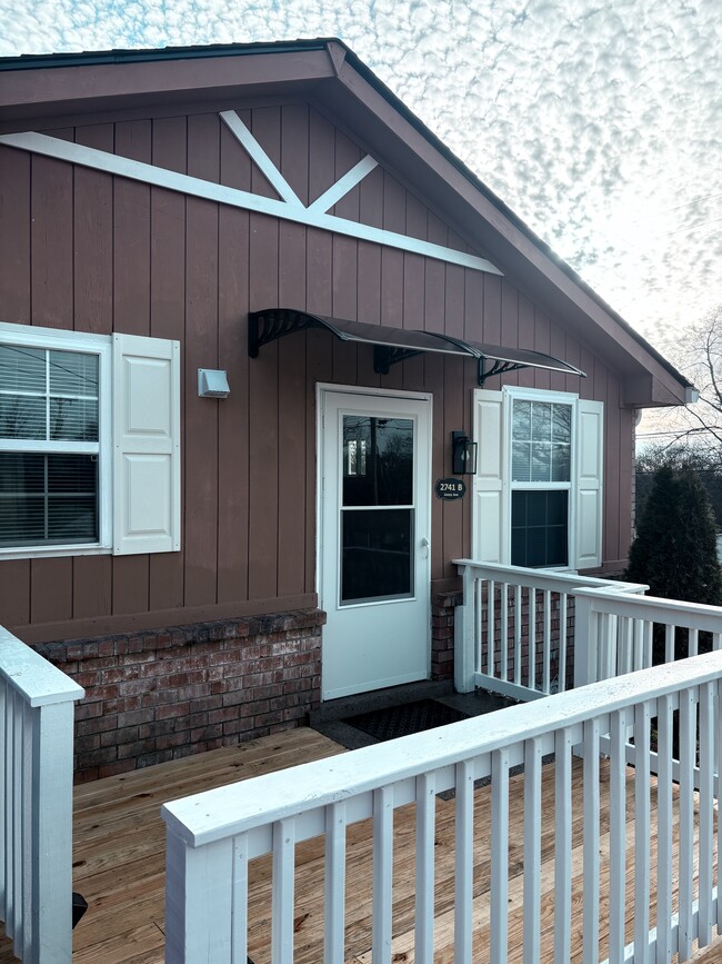 Building Photo - 2741 Jones Ave