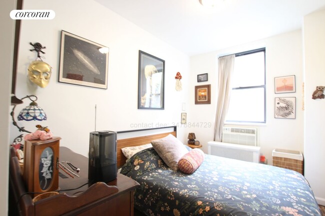 Building Photo - 144 W 70th St