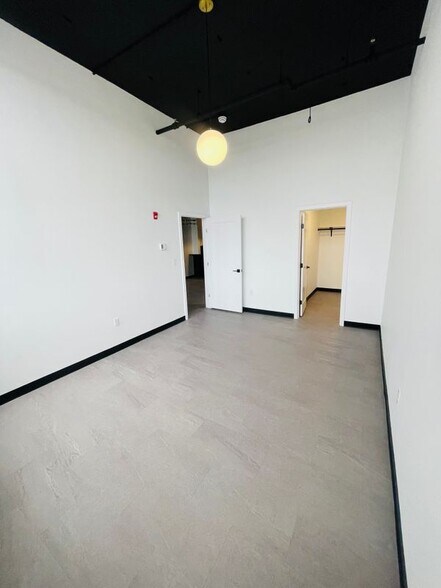 Building Photo - 480 Myrtle St