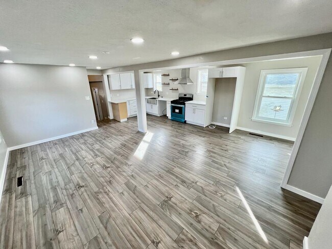 Building Photo - 15149 IL-114