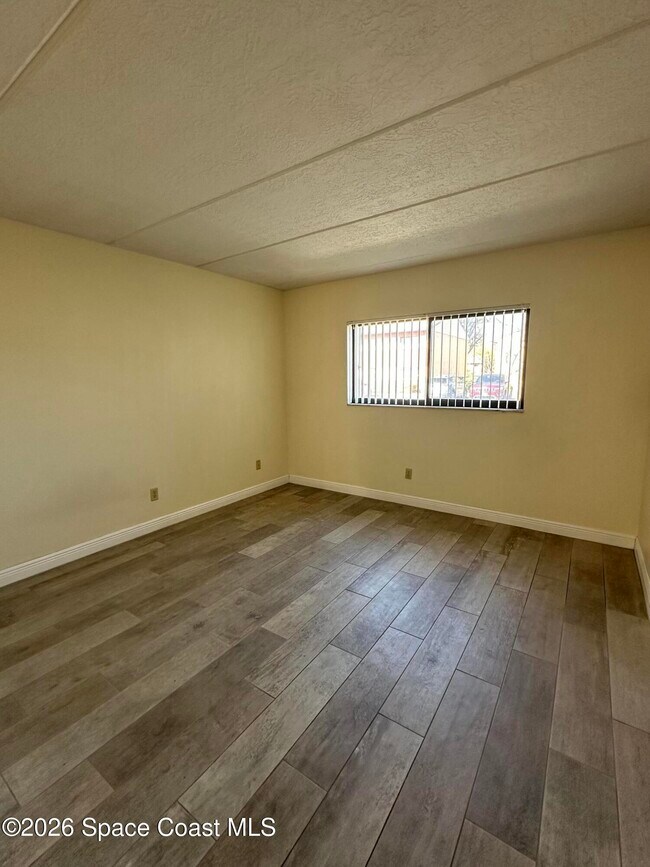 Building Photo - 2709 Golf Lake Cir