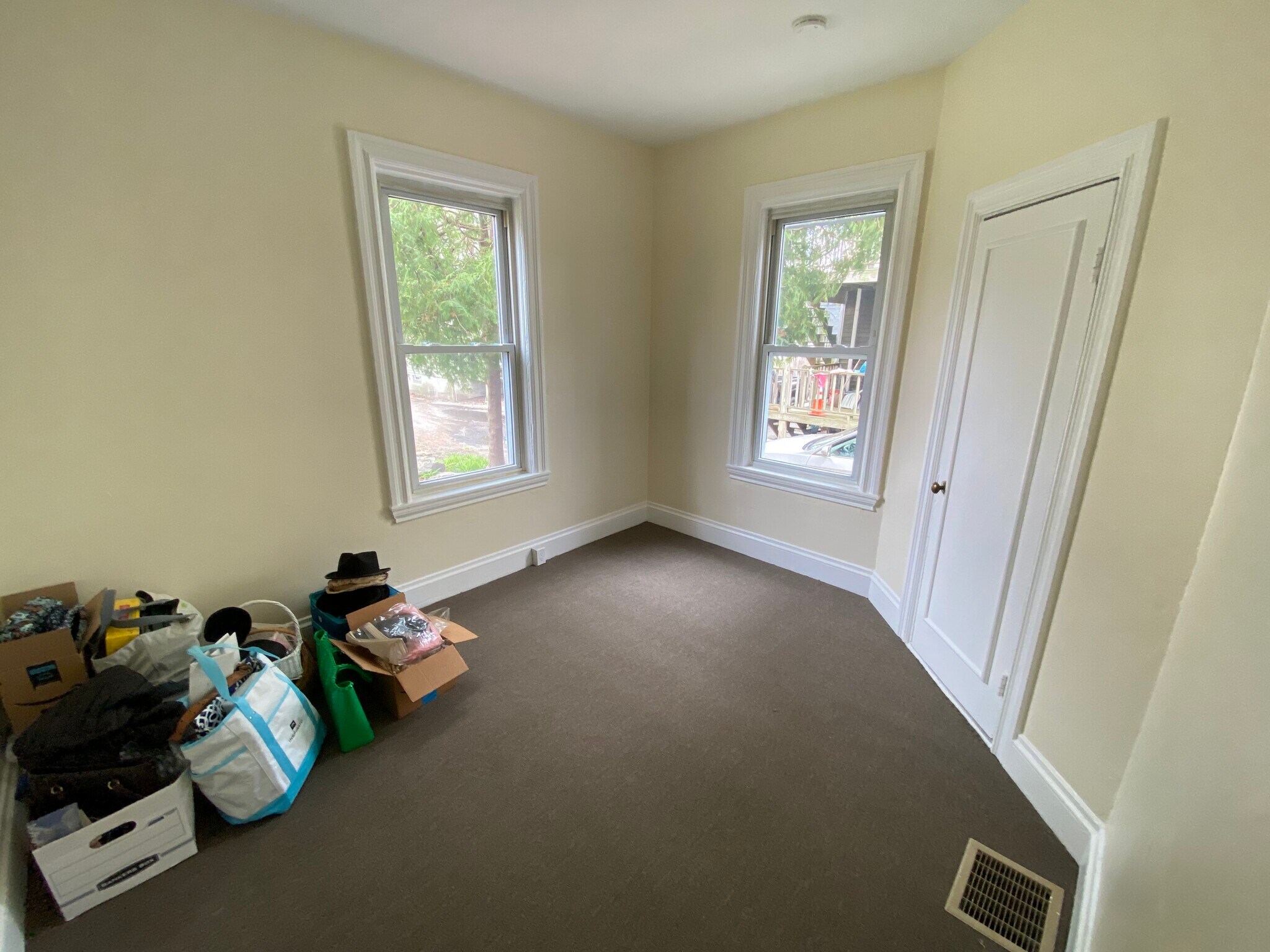 Building Photo - 23 Union Ave