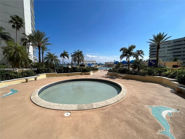 Building Photo - 7601 E Treasure Dr
