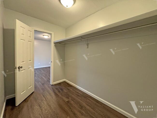 Building Photo - Spacious 2-Bedroom, 1-Bathroom Rental Dupl...