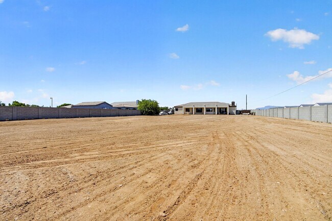 Building Photo - Luxury Meets Country Charm: Custom 5BR Home on Acreage in San Tan Valley