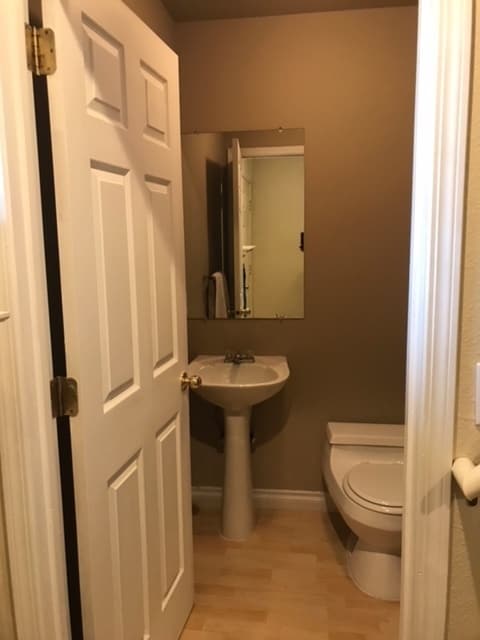 Building Photo - 7117 SW Sagert St