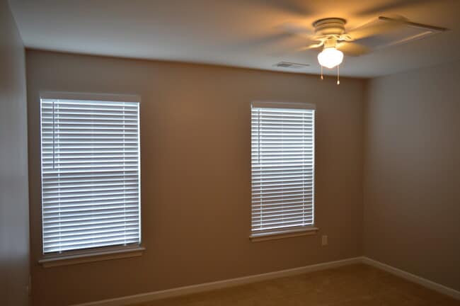 Building Photo - 15609 Troubadour Ln