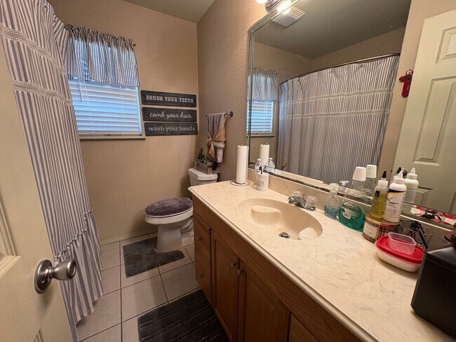 Building Photo - Great 3-bed 2-bath Home Birdville ISD *New...
