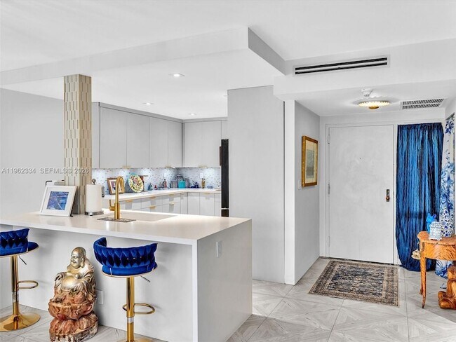 Building Photo - 101 Crandon Blvd