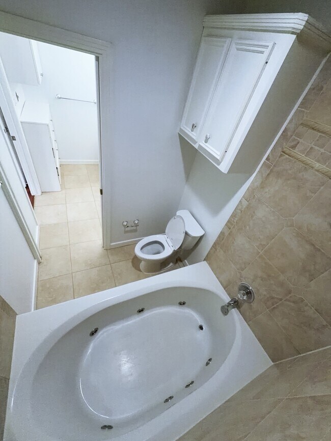 Building Photo - 11854 Taylorcrest Rd