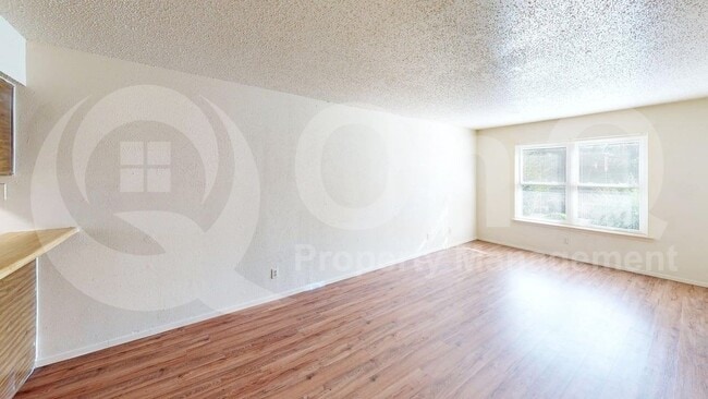 Building Photo - 410 Bryan St