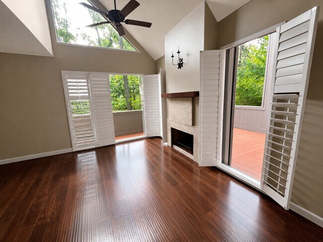 Building Photo - 246 Litchfield Ln
