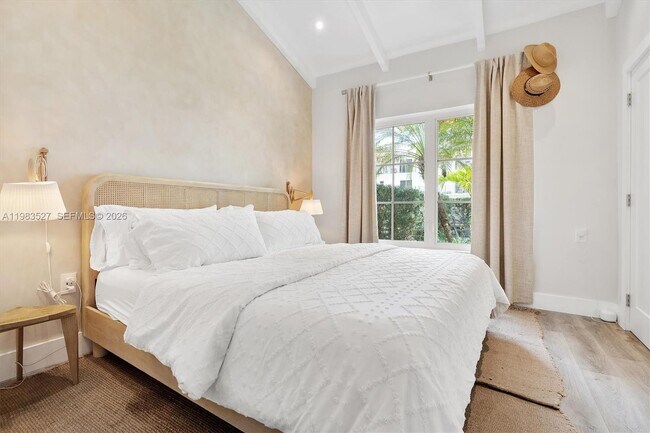 Building Photo - 1024 Lenox Ave.