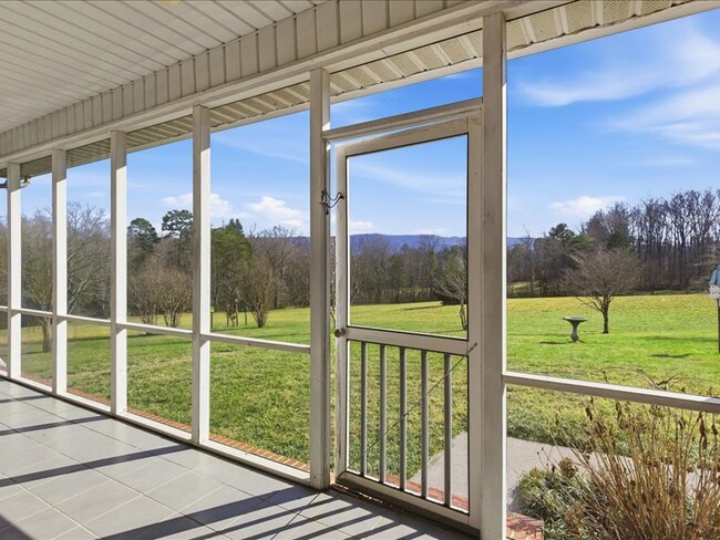 Building Photo - 5320 Baumgardner Rd