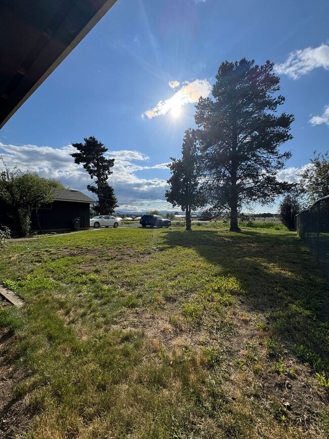 Building Photo - Spacious 5 Bedroom Rental by Park