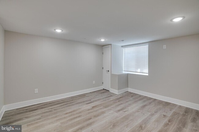 Building Photo - 2019 N College Ave