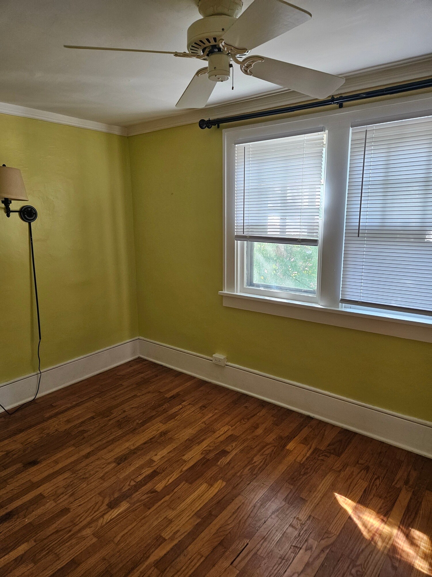 Building Photo - 1602 W University Ave