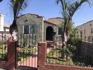 Building Photo - Beautifully remodeled 2 bed/2 bath home in...