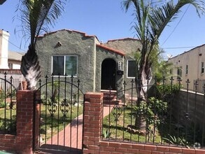 Building Photo - Beautifully remodeled 2 bed/2 bath home in...