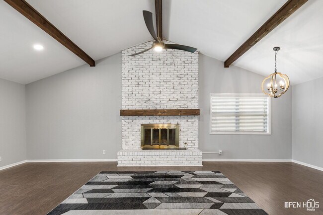 Building Photo - 4805 Big Bend Dr