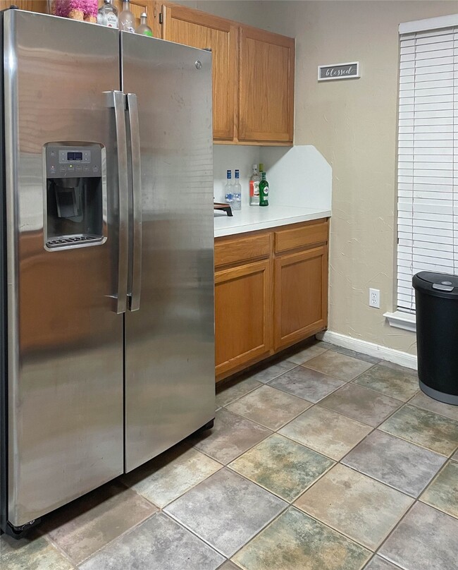 Building Photo - 10926 Waterview Cir