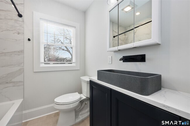 Building Photo - 60 Walter Ave