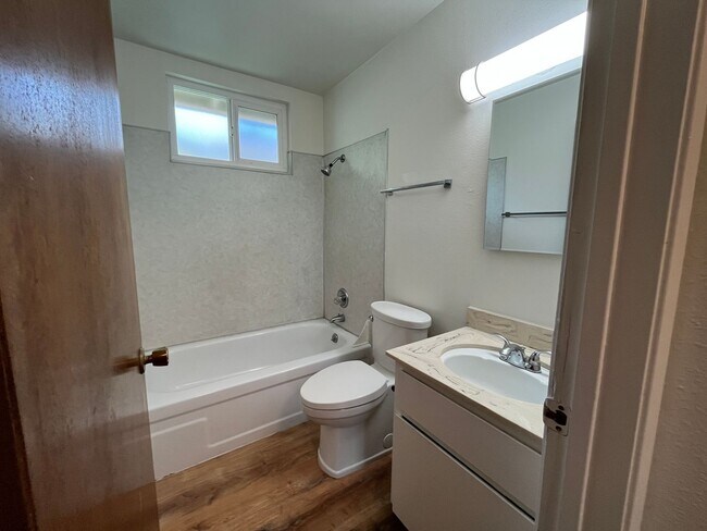 Building Photo - 6221 Casita Ave