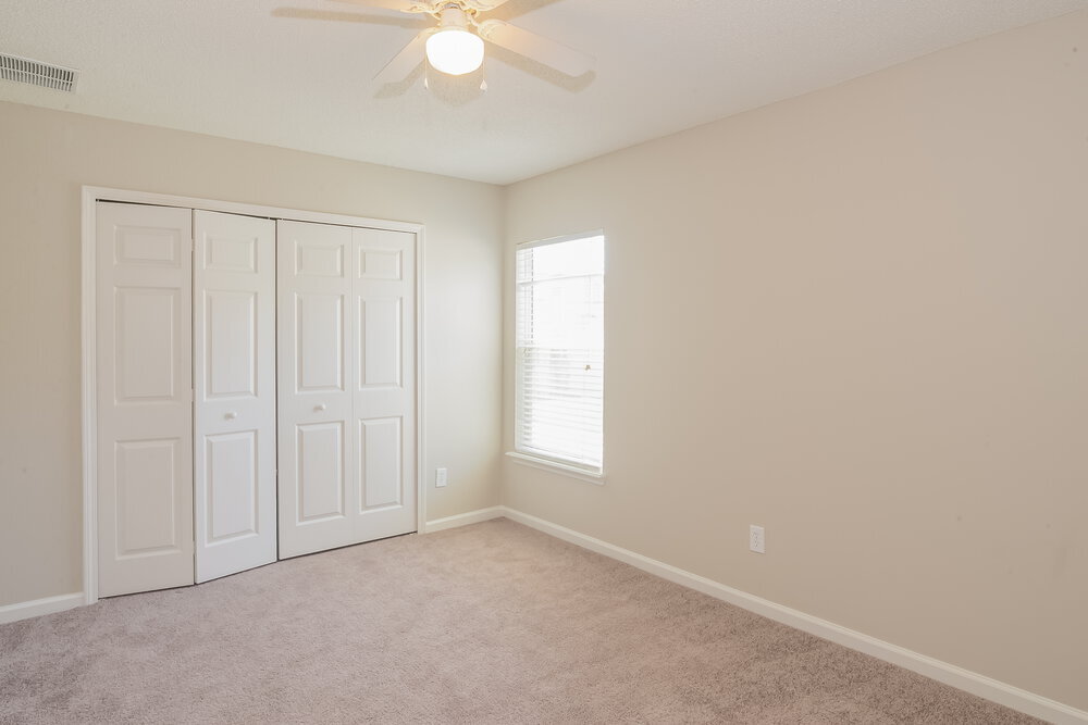Building Photo - 878 S Lilac Loop