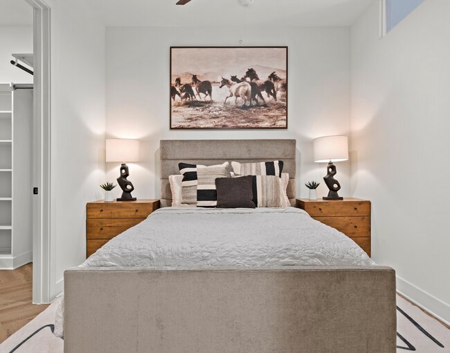 Building Photo - 239 W 9th St