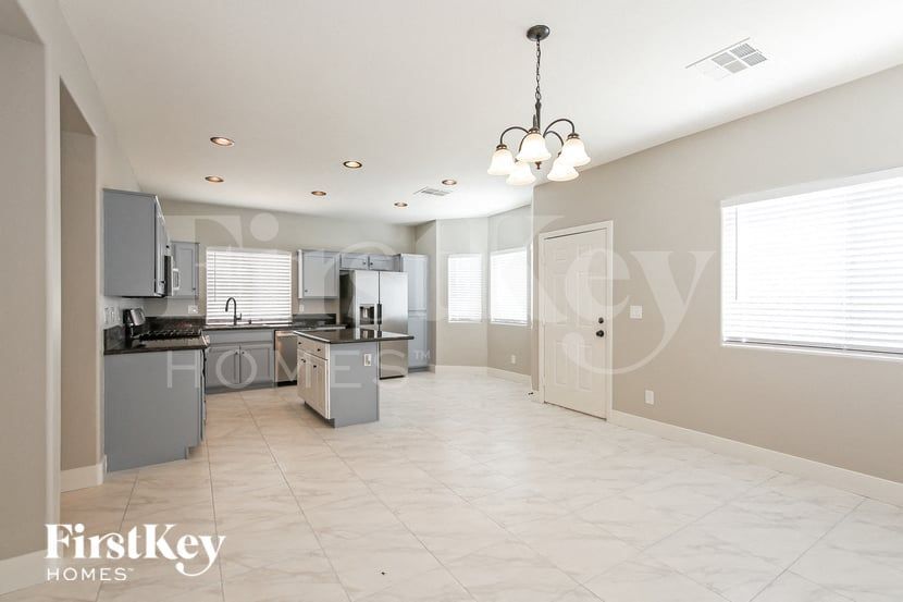 Building Photo - 817 Fort Mandan Ct