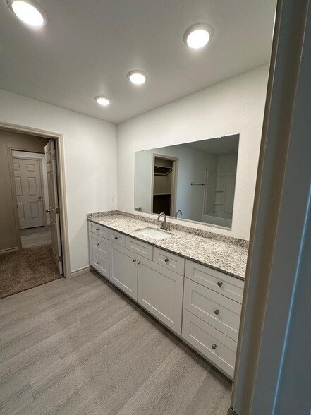 Building Photo - 1321 Bajada St
