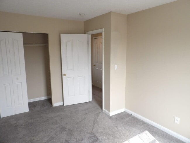 Building Photo - 344 Bypass Plaza Dr