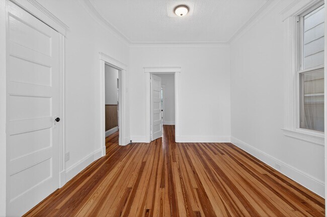 Building Photo - 42 Duer Pl