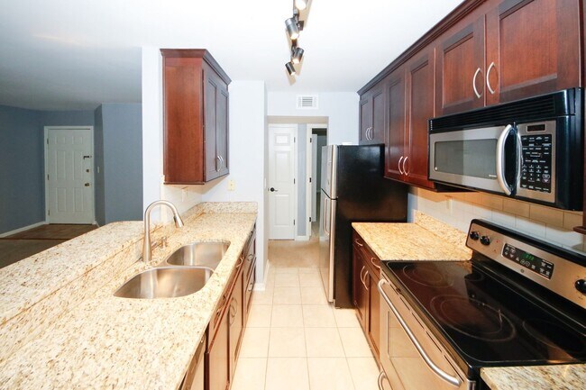 Building Photo - Secluded Community Near The Perimeter Mall