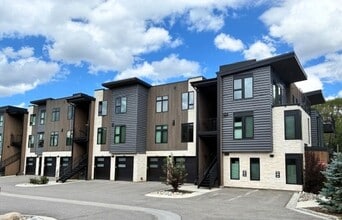 Building Photo - Long Term Rental- River West 914