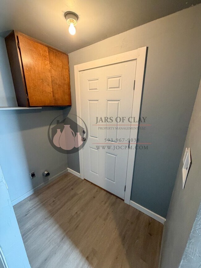 Building Photo - Dover Duplex 2025-1754