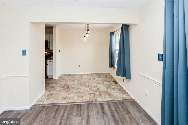Building Photo - 1401 Deep Gorge Ct