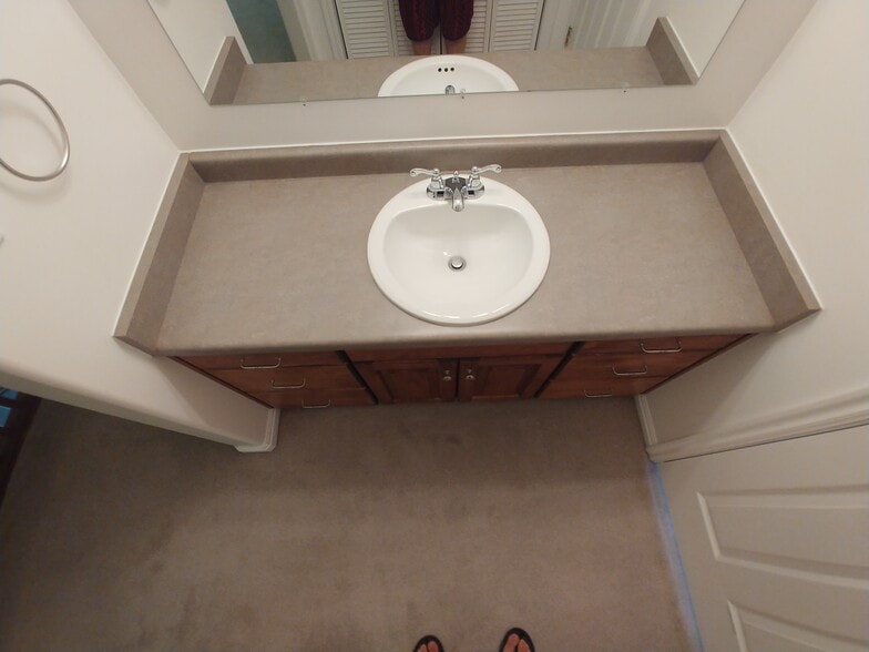 Building Photo - 936 Meadowbrook Dr